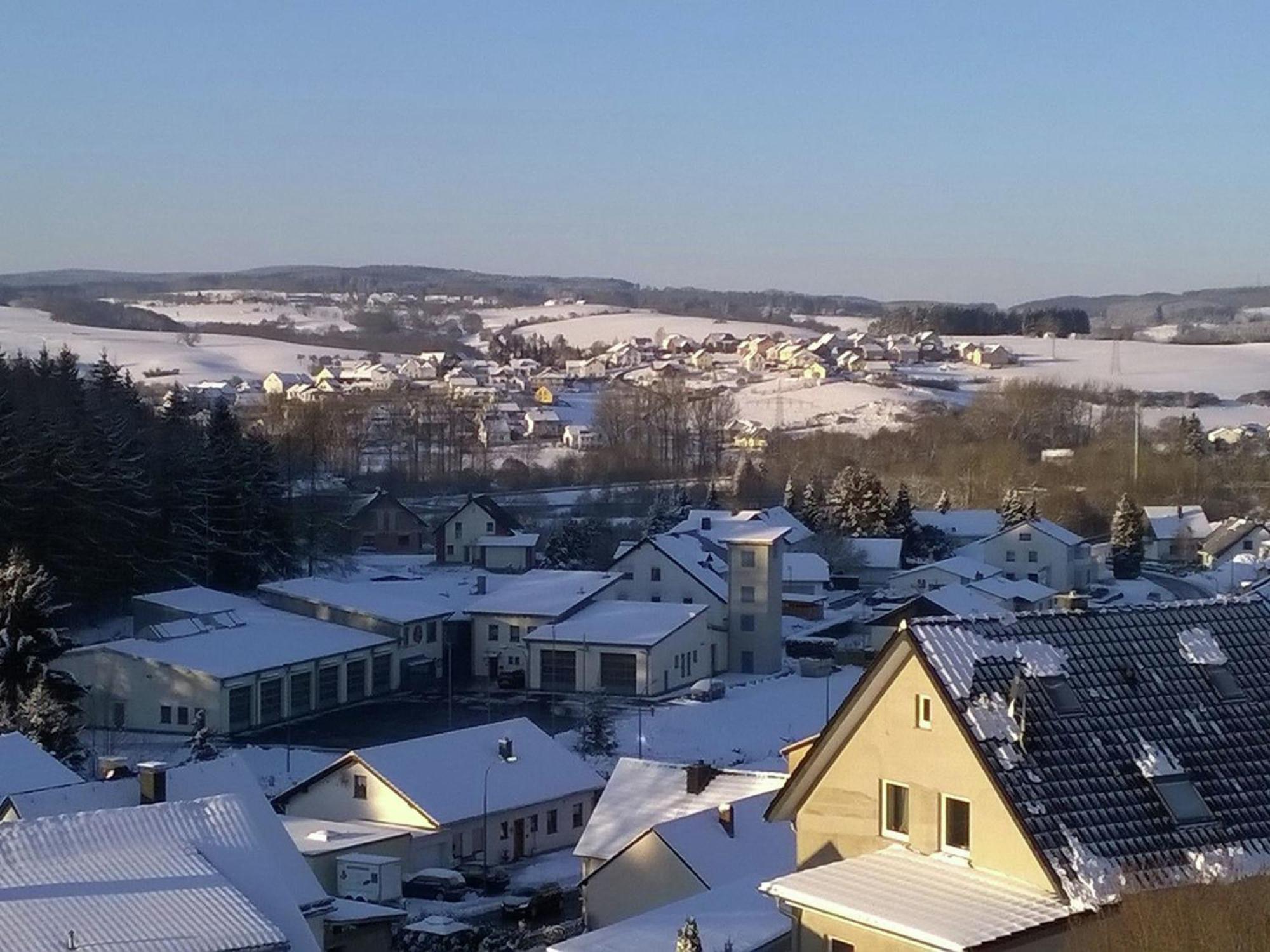 Charming Apartment In Gerolstein Germany With Large Verandah المظهر الخارجي الصورة